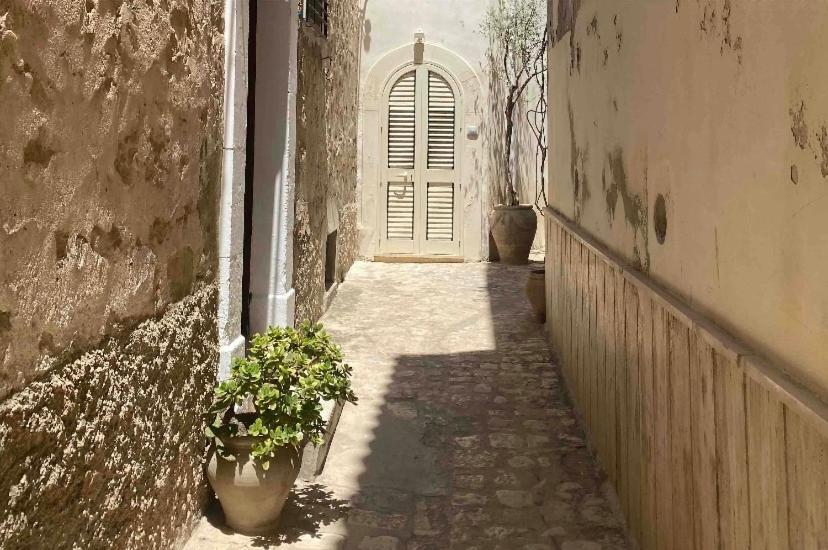 فيلا Intown - Dammuso In Pieno Centro Storico شيكلي المظهر الخارجي الصورة